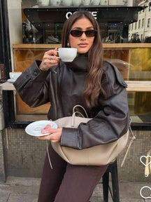 Jaqueta de Couro com Gola Alta - Alexia