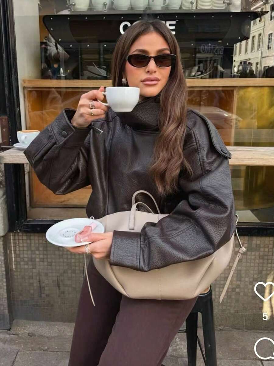 Jaqueta de Couro com Gola Alta - Alexia