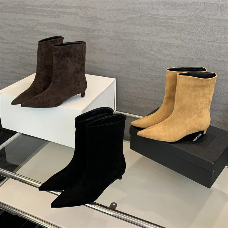 Bota Feminina de Bico Fino Salto Baixo Vintage - (Promoção de Inverno 2025)