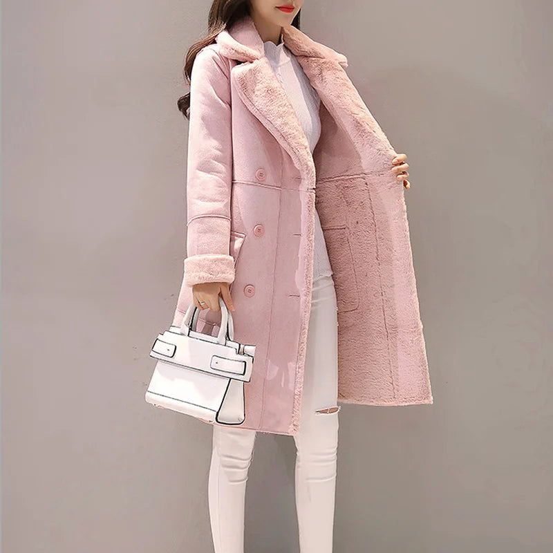 Casaco Longo Feminino de Camurça com Forro Aveludado e Botões – (Promoção de Inverno 2025)