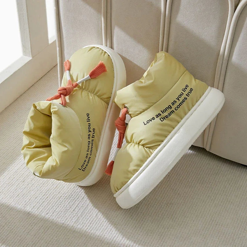 Bota Feminina Impermeável com Forro Peluciado Solado Macio Estilo Casual – (Promoção de Inverno 2025)