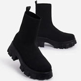 Bota Feminina com Plataforma Cano Curto