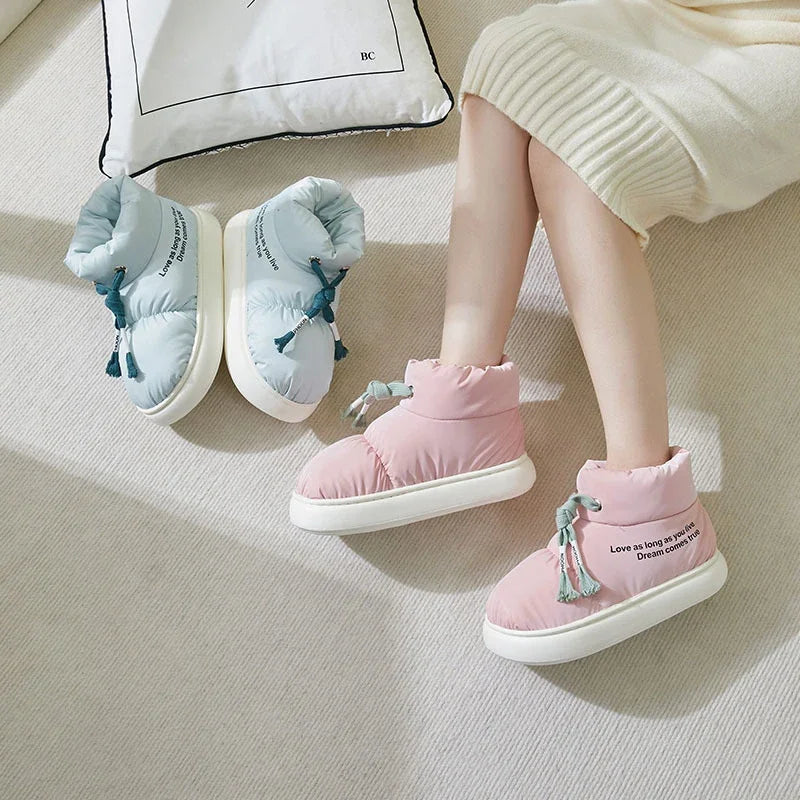 Bota Feminina Impermeável com Forro Peluciado Solado Macio Estilo Casual – (Promoção de Inverno 2025)