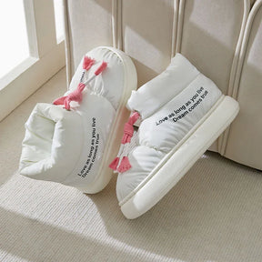 Bota Feminina Impermeável com Forro Peluciado Solado Macio Estilo Casual – (Promoção de Inverno 2025)