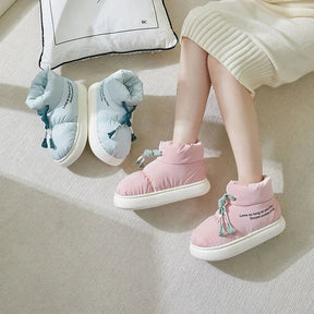 Bota Feminina Impermeável com Forro Peluciado Solado Macio Estilo Casual – (Promoção de Inverno 2025)