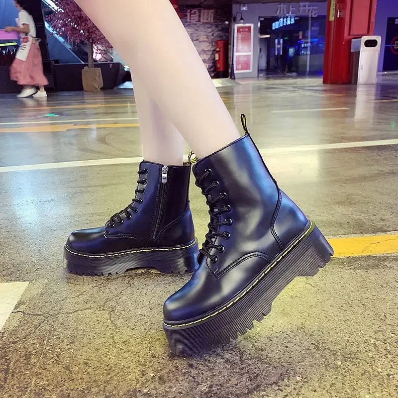 Bota Feminina de Cano Curto com Cadarço (Promoção de Inverno 2025)