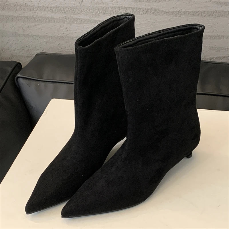 Bota Feminina de Bico Fino Salto Baixo Vintage - (Promoção de Inverno 2025)