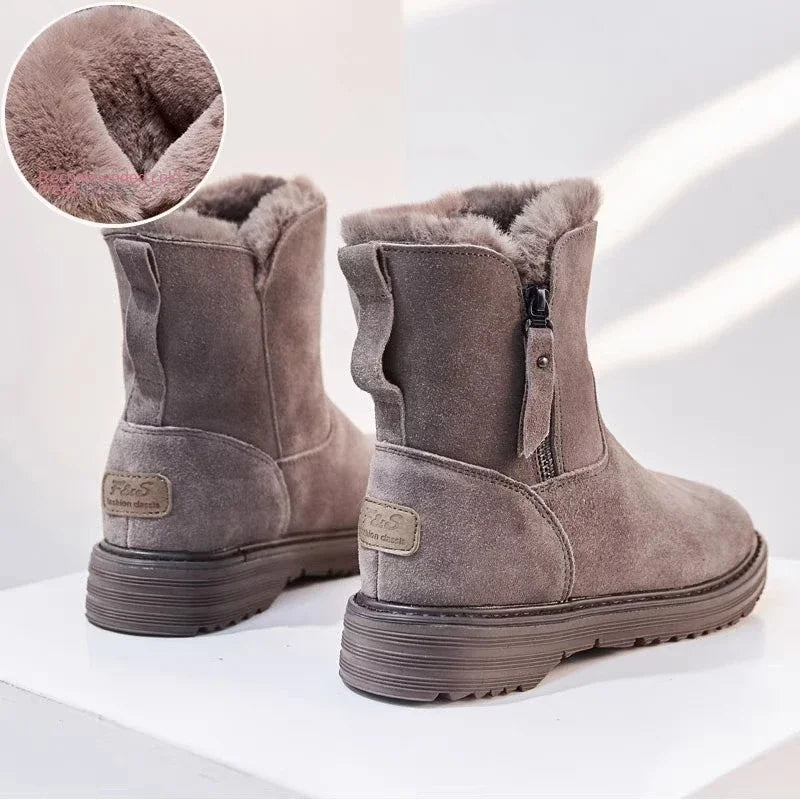 Bota Feminina Cano Curto em Camurça com Forro Solado Confortável – (Promoção de Inverno 2025)
