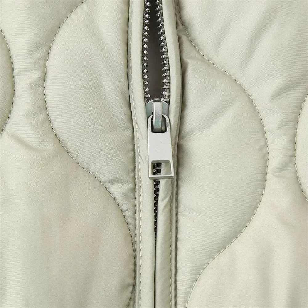 Casaco Feminino Leve de Algodão com Decoração de Bolsos - Modelo Oversized - (Promoção de Inverno 2025)