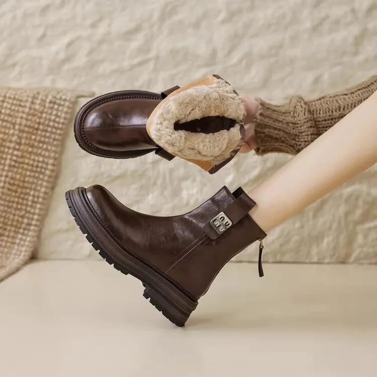 Bota Feminina Vintage com Salto Médio e Forro Design Fashion Solado Grosso – (Promoção de Inverno 2025)