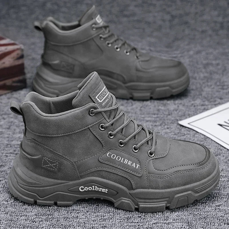 Bota Masculina de Cano Curto Estilo Britânico Antiderrapante Confortável – (Promoção de Inverno 2025)