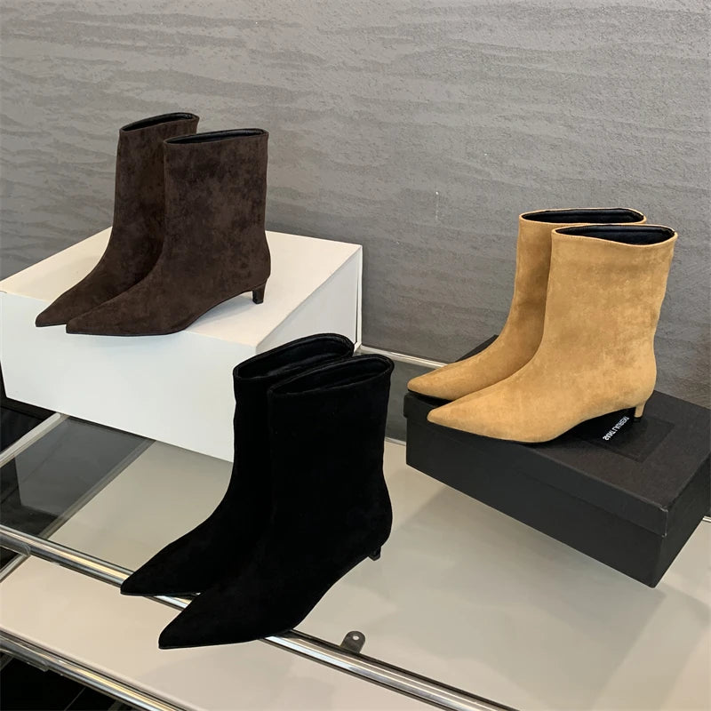 Bota Feminina de Bico Fino Salto Baixo Vintage - (Promoção de Inverno 2025)